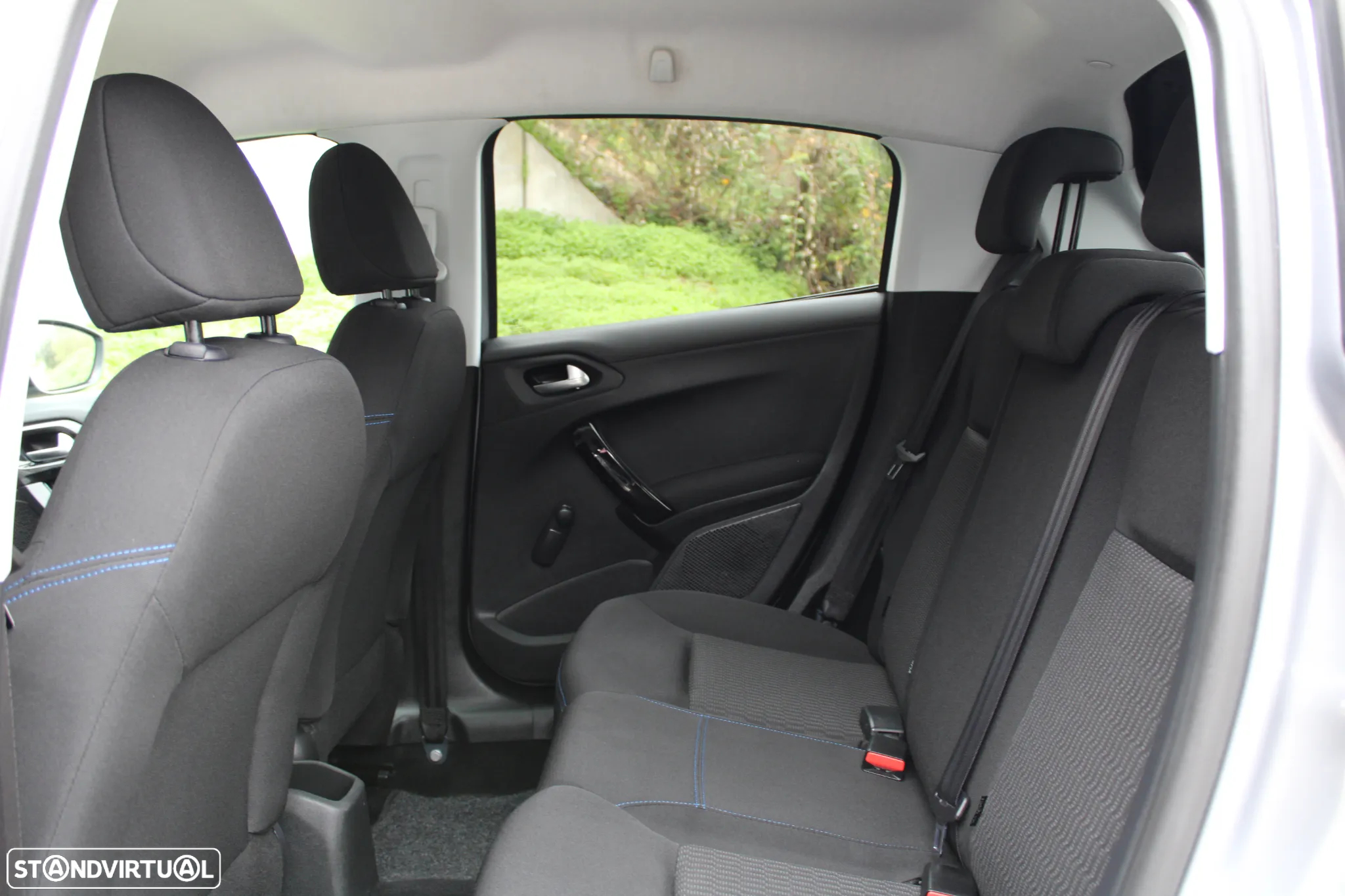 Peugeot 208 1.5 BlueHDi Signature - 13