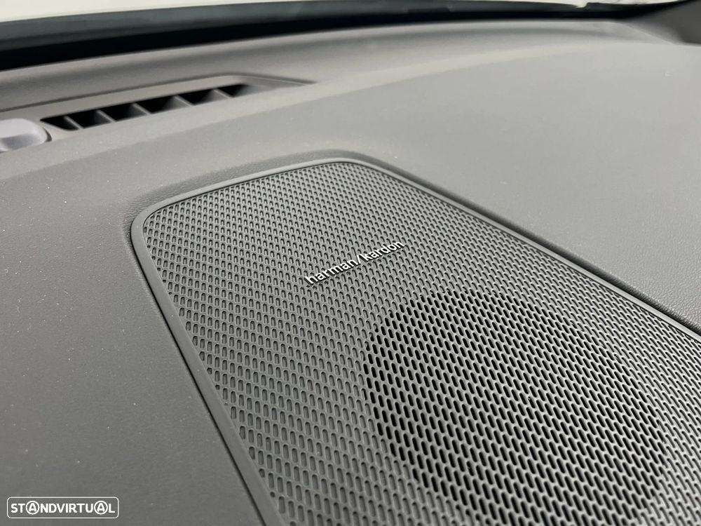 Volvo XC 60 2.0 T6 PHEV Black Edition AWD - 21