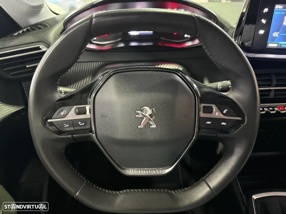 Peugeot 208 - 10