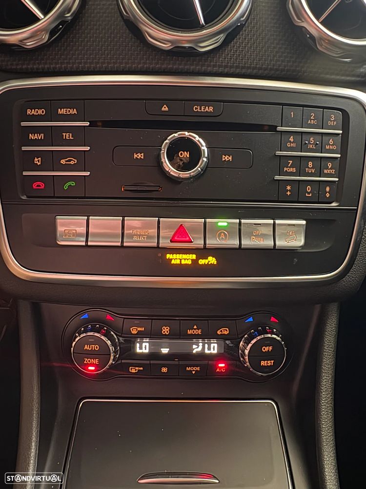Mercedes-Benz GLA 220 4Matic 7G-DCT - 18