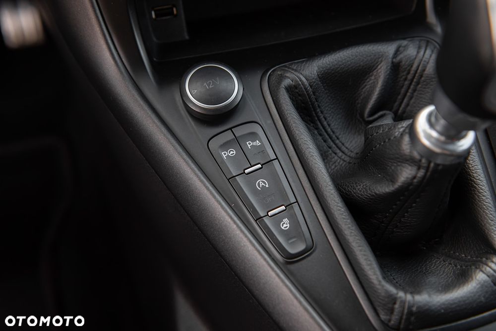 Ford Focus 1.5 EcoBlue Start-Stopp-System ST-LINE X - 24