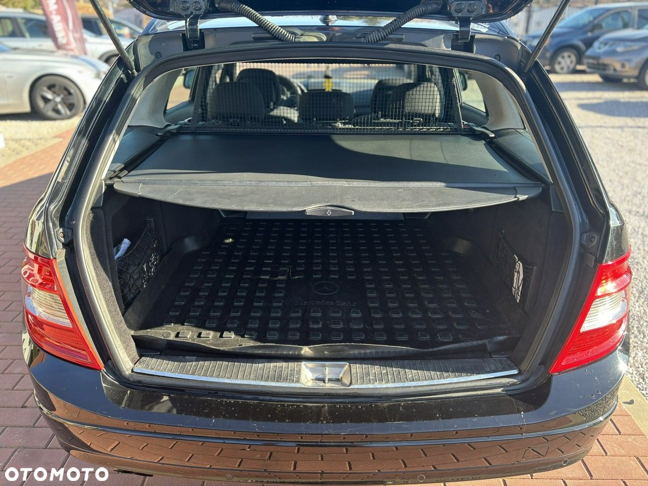 Mercedes-Benz Klasa C 180 T Kompressor Automatik - 19
