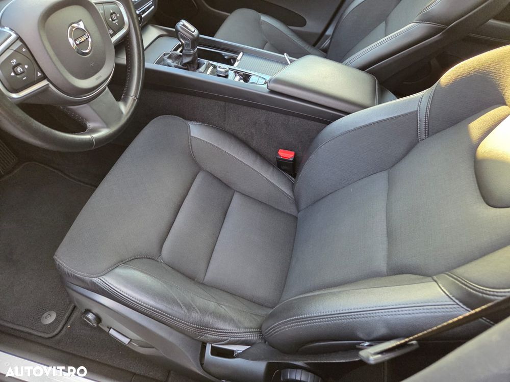 Volvo XC 60 B4 D Geartronic Momentum - 8