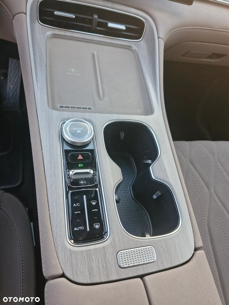 Chery Tiggo 8 1.5 T-GDI Super Hybrid Prestige DCT - 11