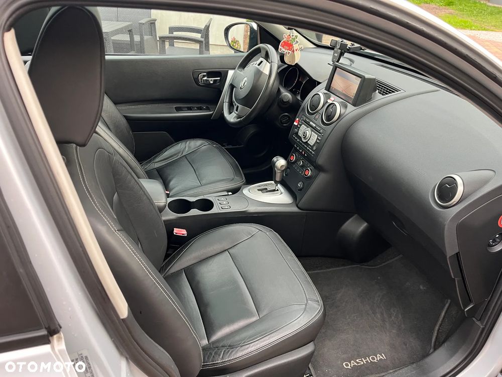 Nissan Qashqai 2.0 Tekna CVT - 11