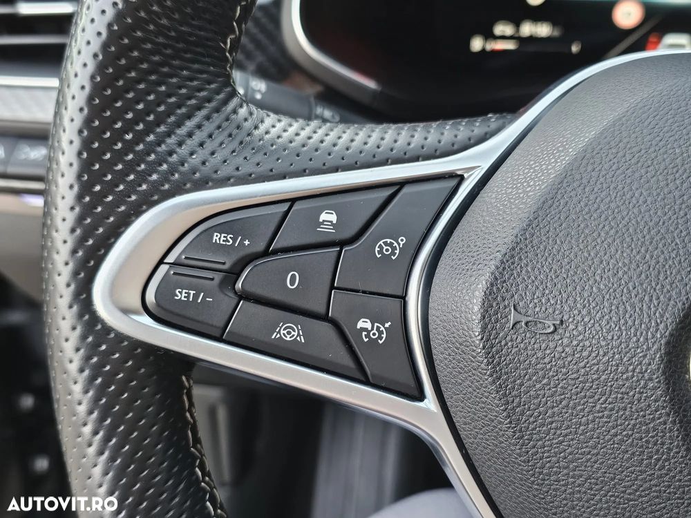 Renault Arkana E-TECH Hybrid RS Line - 32