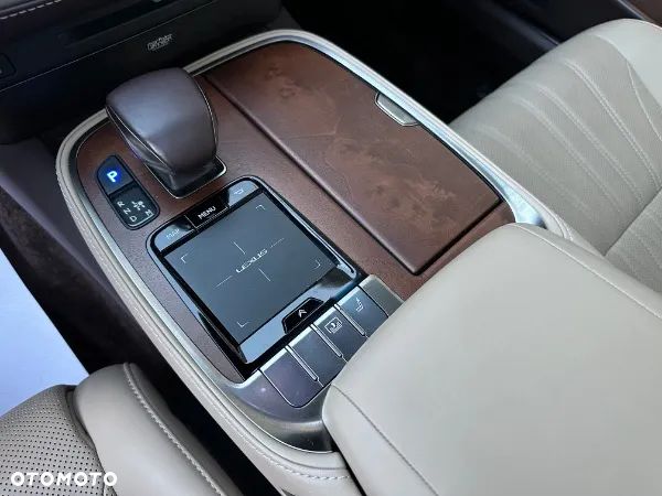 Lexus LS 500 AWD - 16