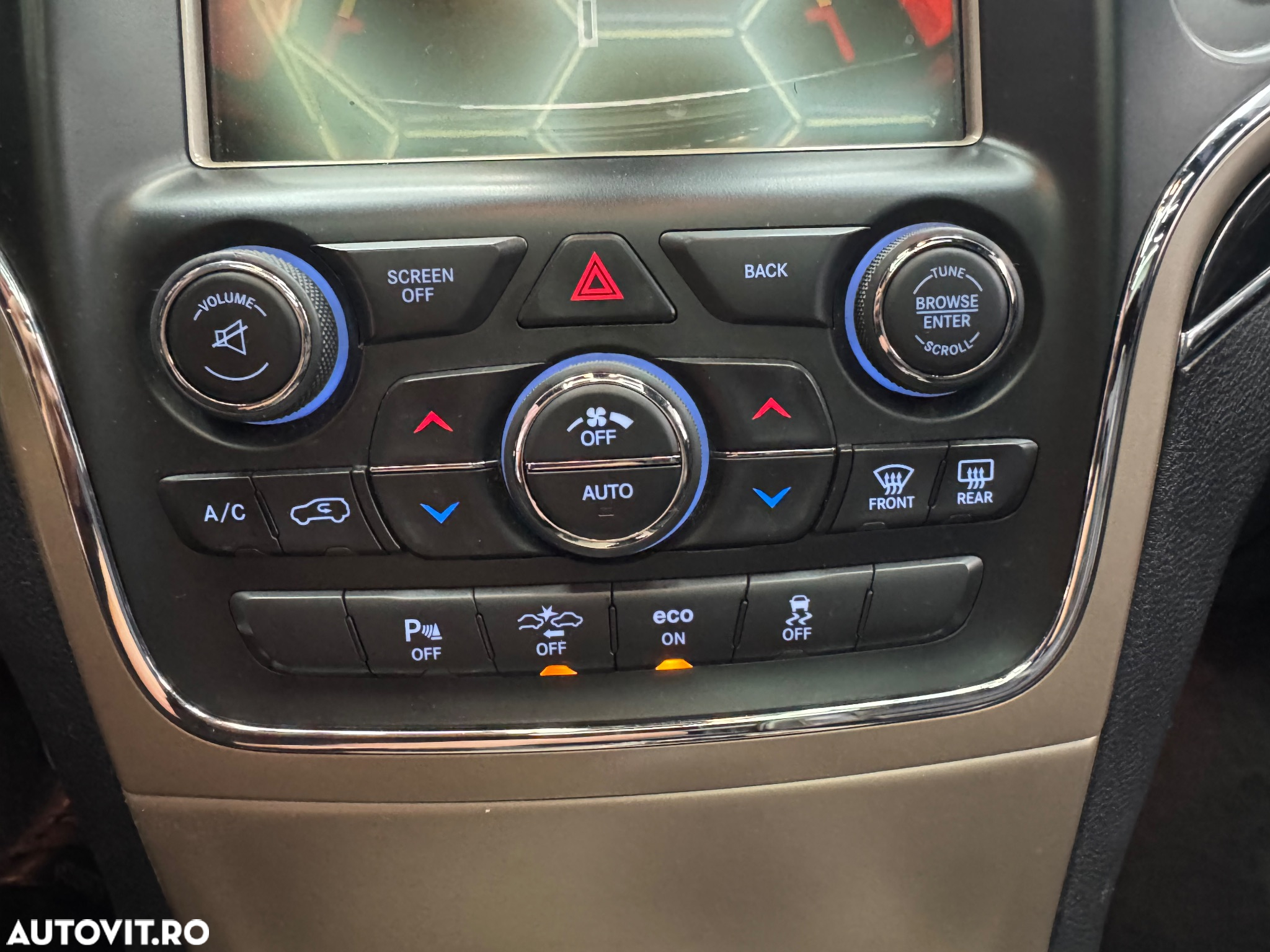 Jeep Grand Cherokee - 17