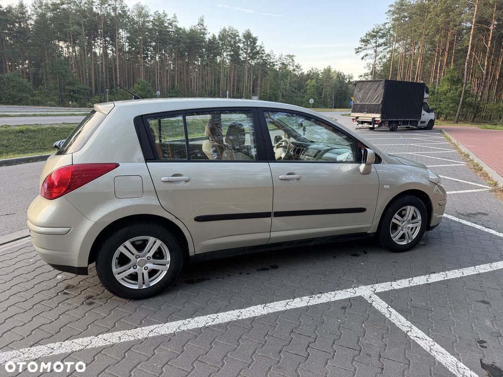 Nissan Tiida - 3