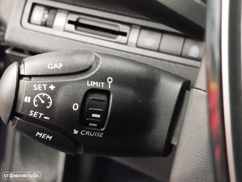 Peugeot 5008 1.5 BlueHDi Allure - 26