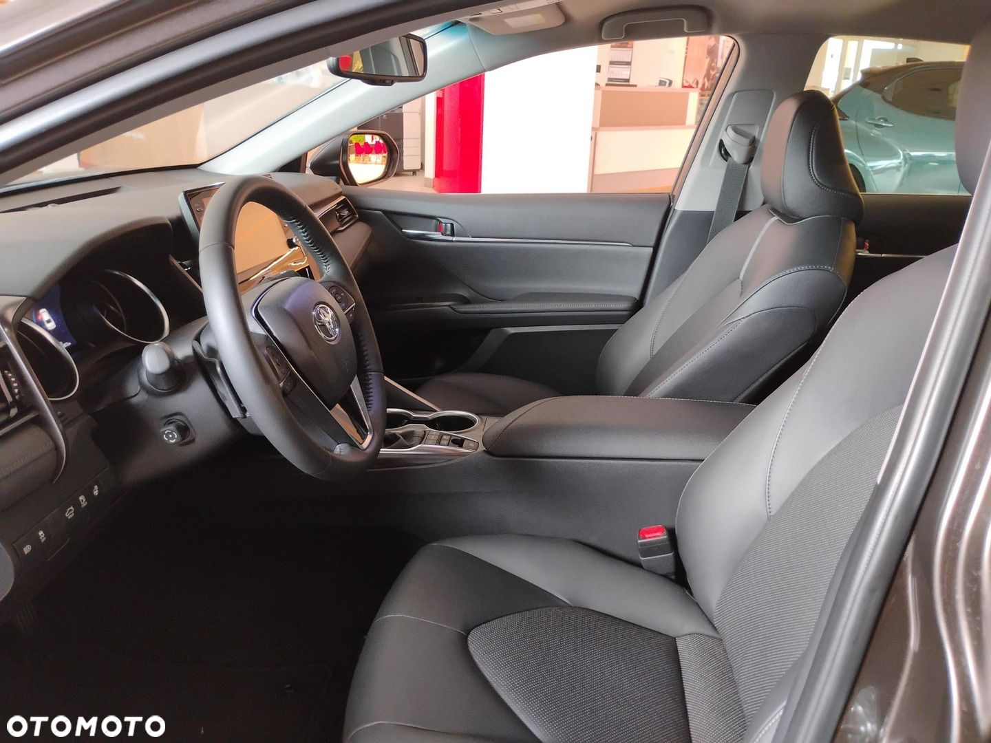 Toyota Camry - 6