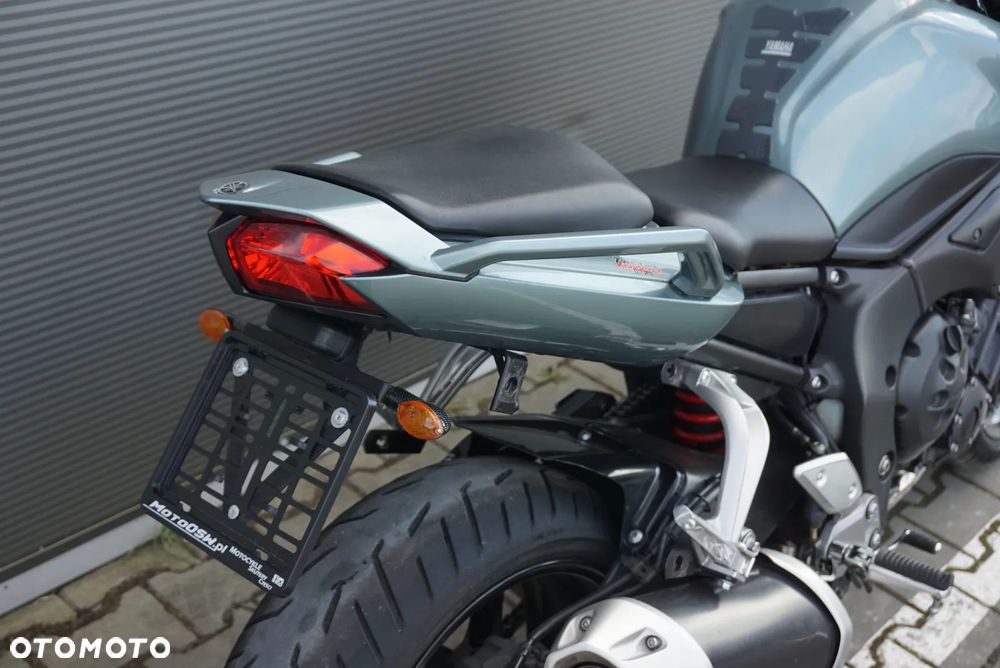 Yamaha FZ - 4