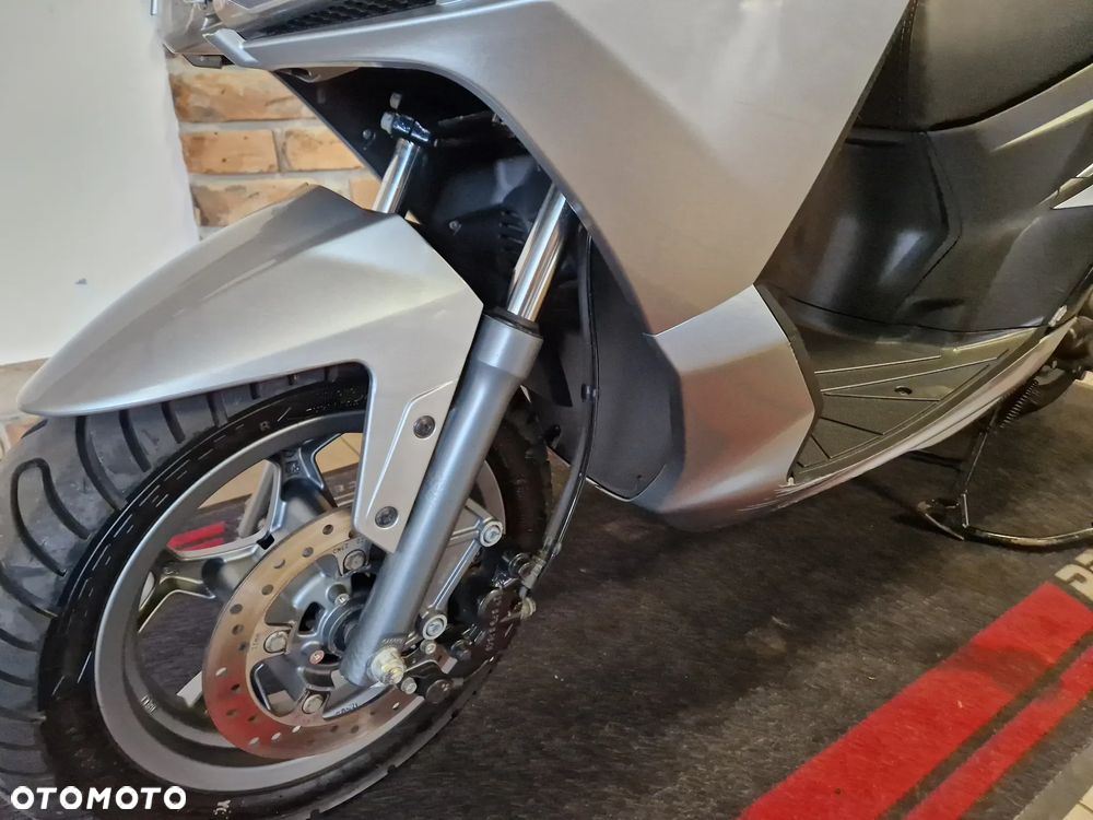 Aprilia SX - 12