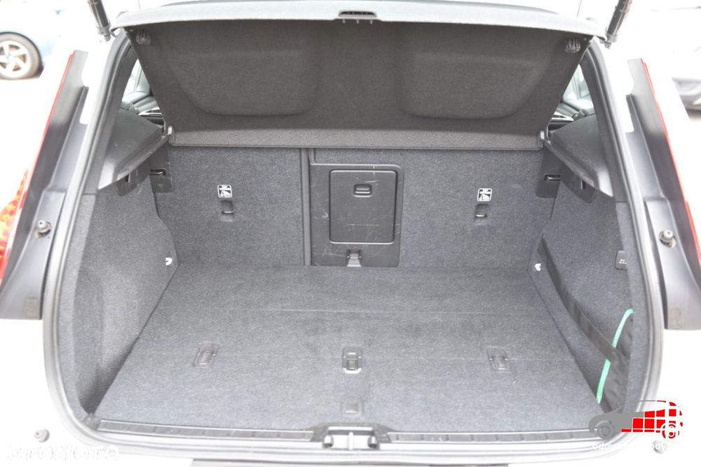 Volvo XC 40 - 19