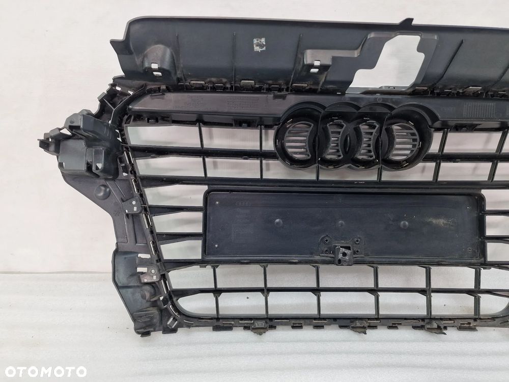 AUDI A3 8V0 / 8V3 / 8V 12- ATRAPA / GRILL PRZEDNI PRZÓD , NR 8V3853651 , NR AUKCJI GL743 - 15