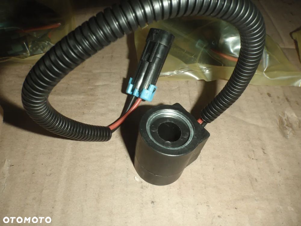 cewka Bobcat 751 753 763 773 853 863 864 873 883 963 A220 A300 S220 S250 S300 T190 T200 T250 T300 - 1