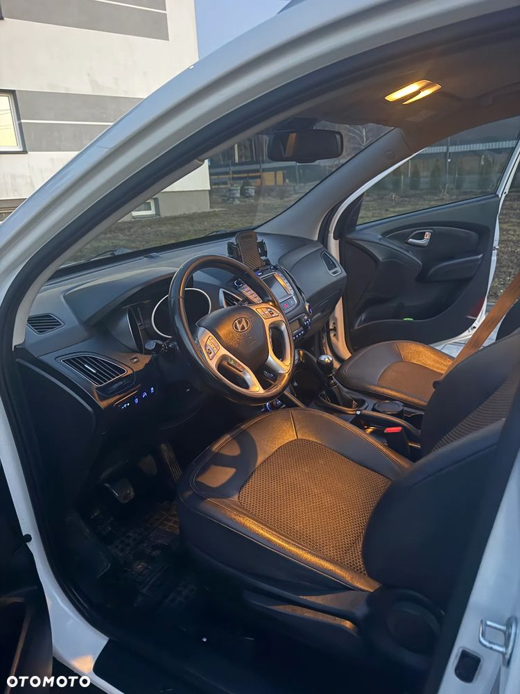 Hyundai ix35 1.7 CRDi 2WD blue Trend - 14