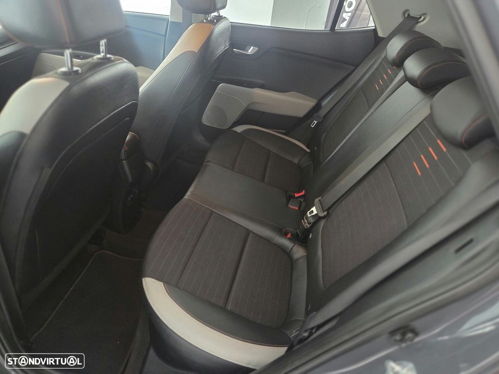 Kia Stonic 1.0 T-GDI 120 Platinum Edition - 14