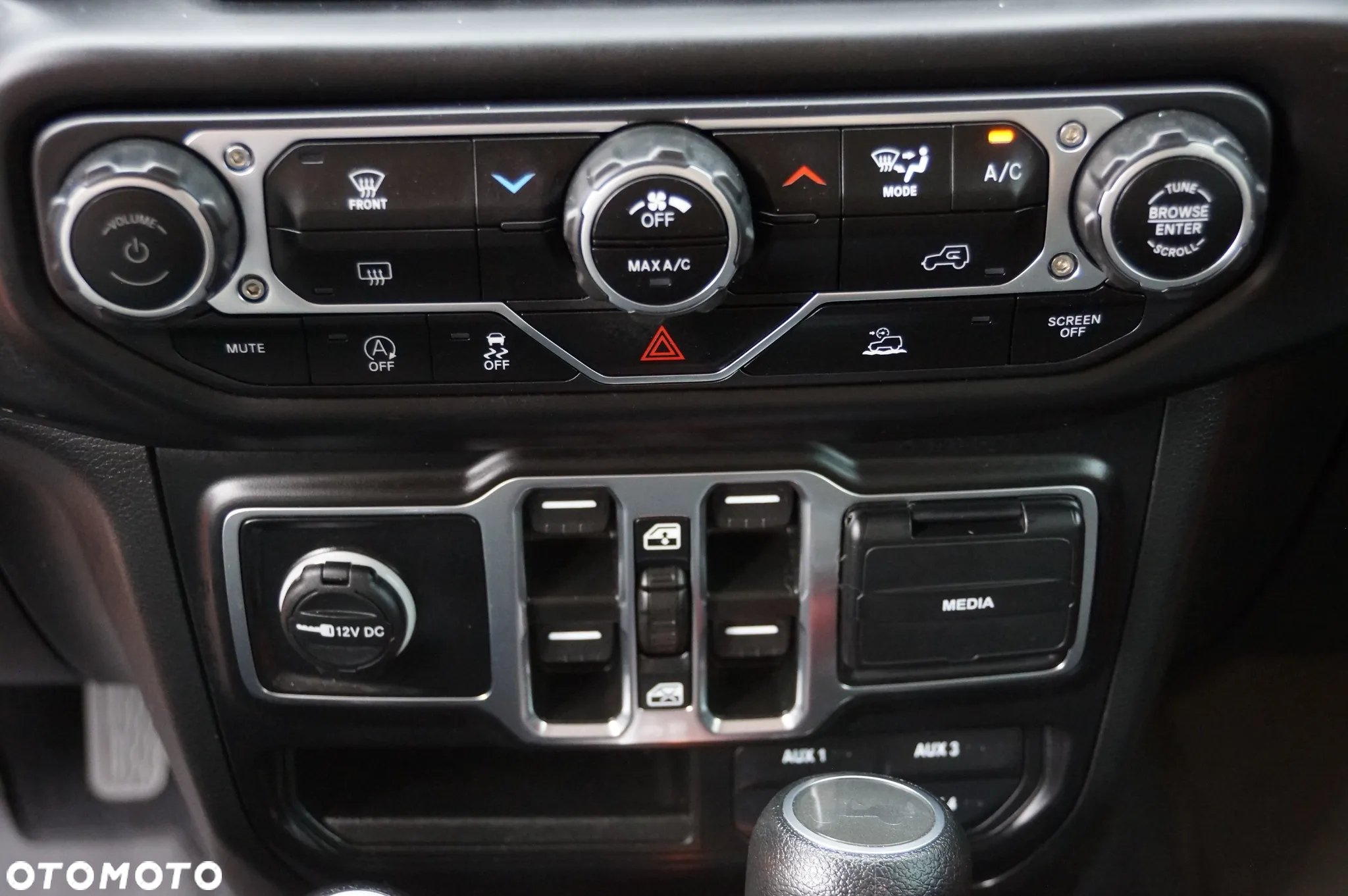 Jeep Wrangler - 15
