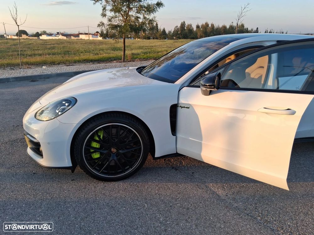 Porsche Panamera Sport Turismo 4S E-Hybrid - 3