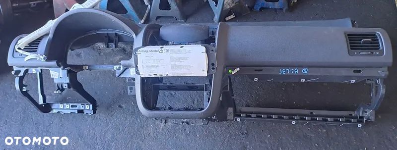 VW JETTA 09r DESKA ROZDZIELCZA AIRBAG