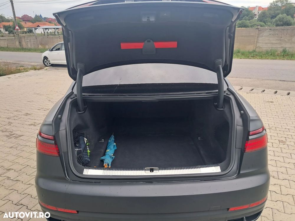 Audi A8 - 6