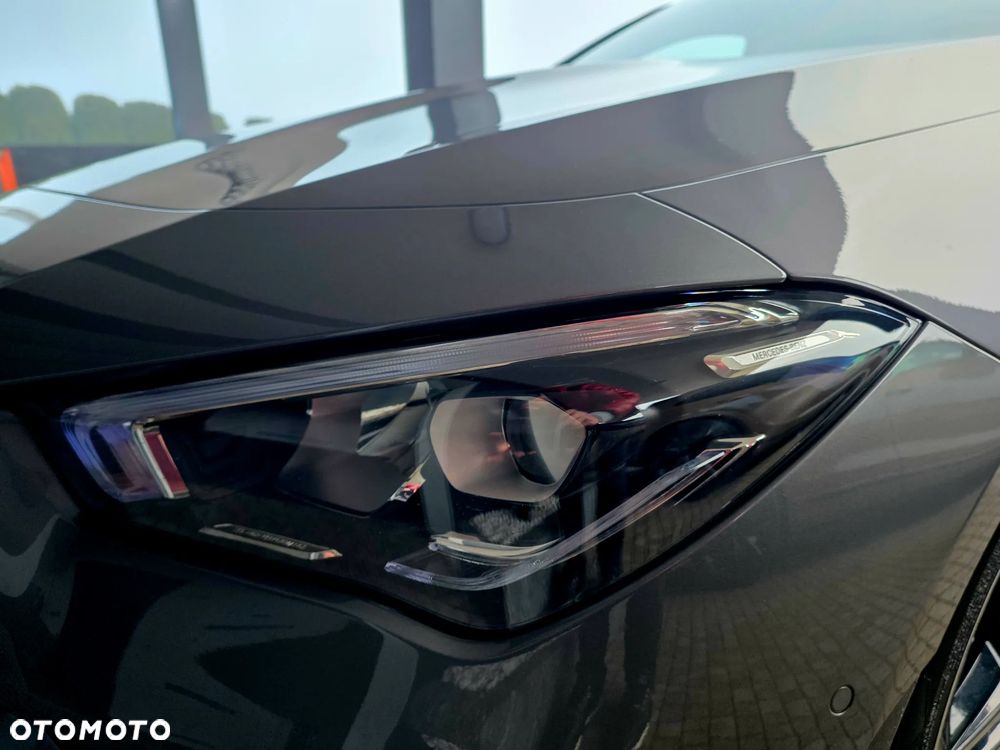 Mercedes-Benz CLA 200 4-Matic AMG Line 8G-DCT - 12