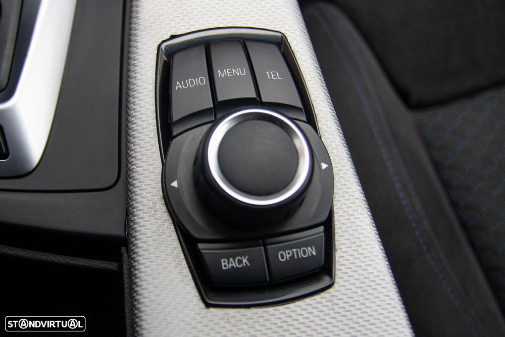 BMW 330 e iPerformance Pack M - 35