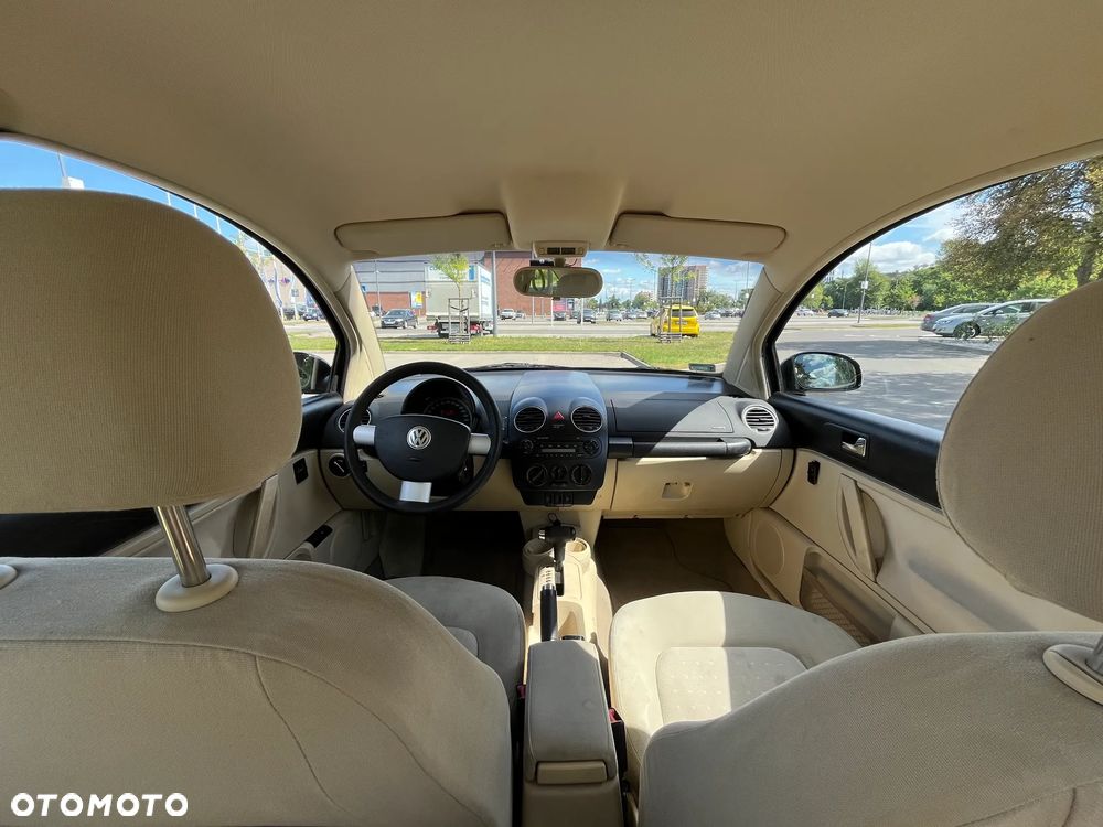 Volkswagen New Beetle - 7