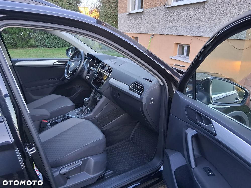 Volkswagen Tiguan - 11