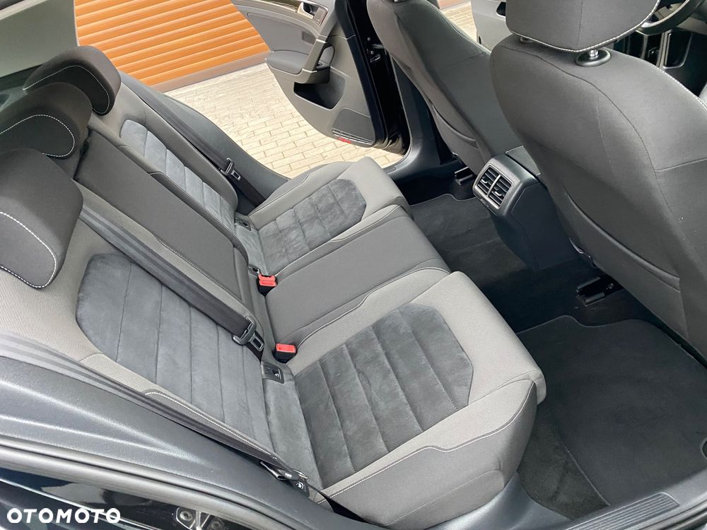 Volkswagen Golf 1.6 TDI DPF Highline - 39