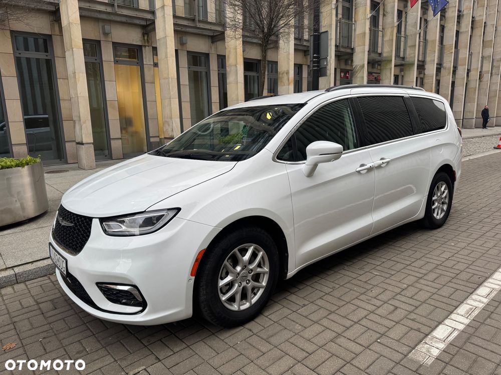 Chrysler Pacifica - 11