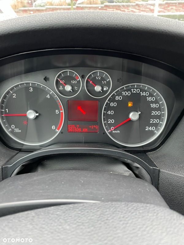 Ford Focus 1.6 TDCi Ambiente DPF - 7