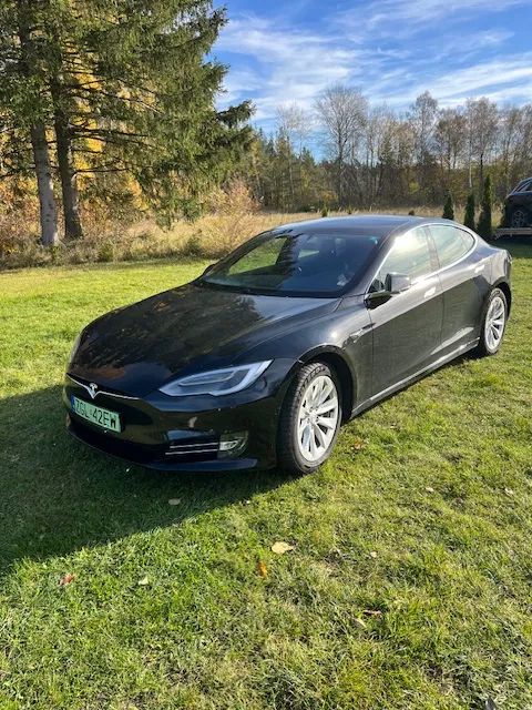 Tesla Model S Standard