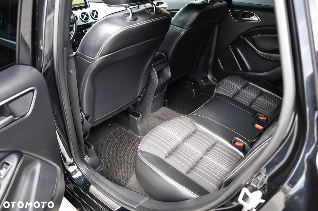 Mercedes-Benz Klasa B 180 BlueEFFICIENCY Edition - 24