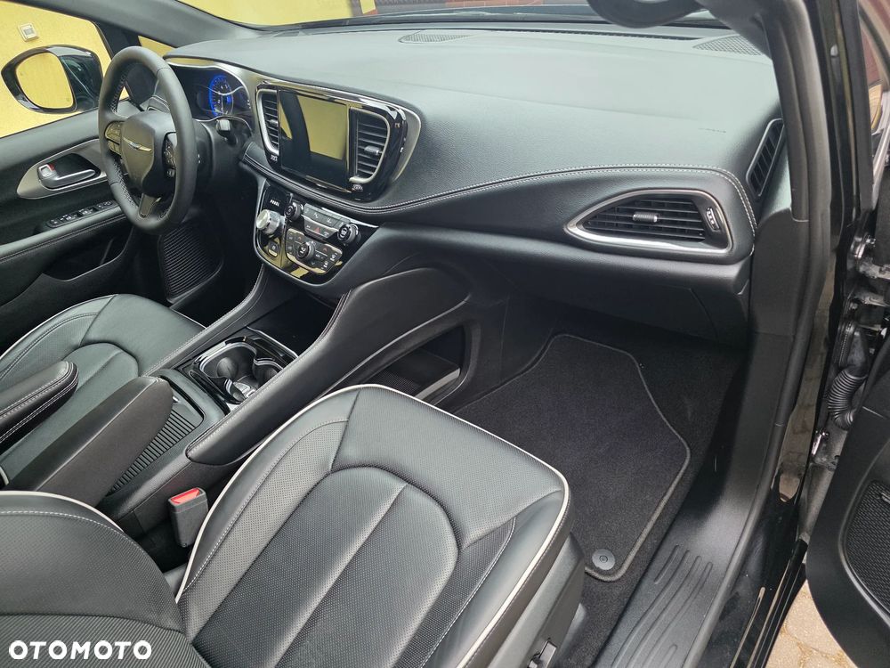 Chrysler Pacifica - 14