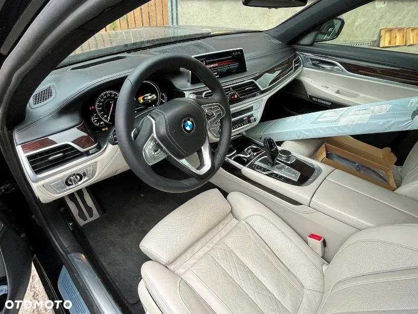 BMW Seria 7 750Li xDrive - 6