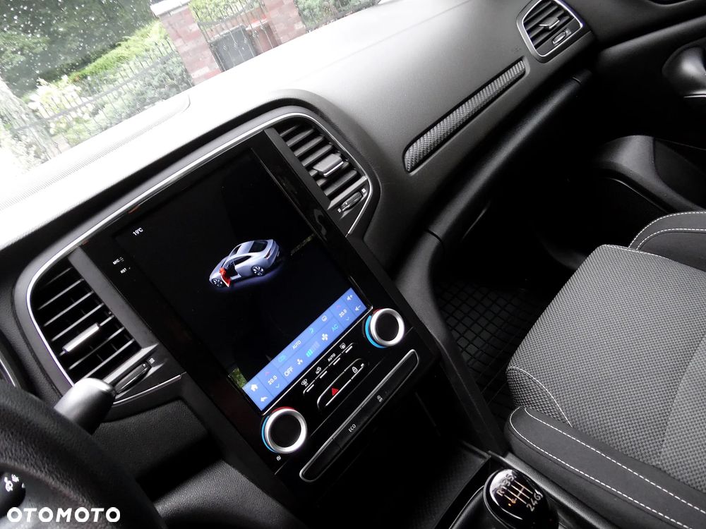 Renault Megane ENERGY TCe 100 PLAY - 22