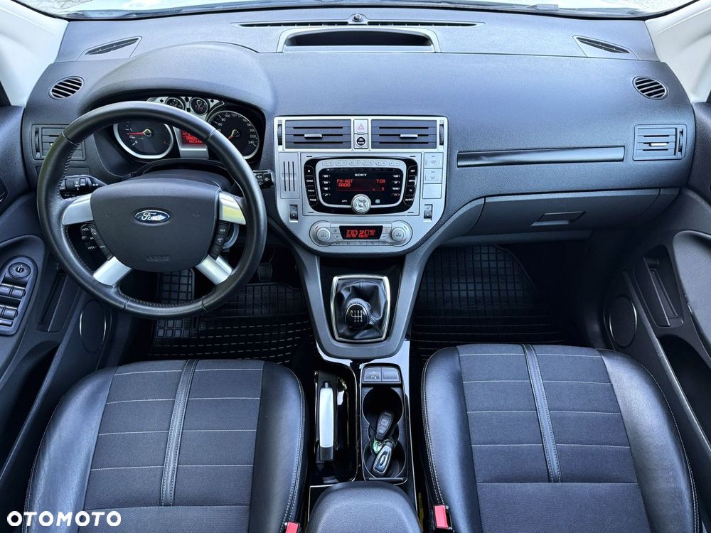 Ford Kuga - 24