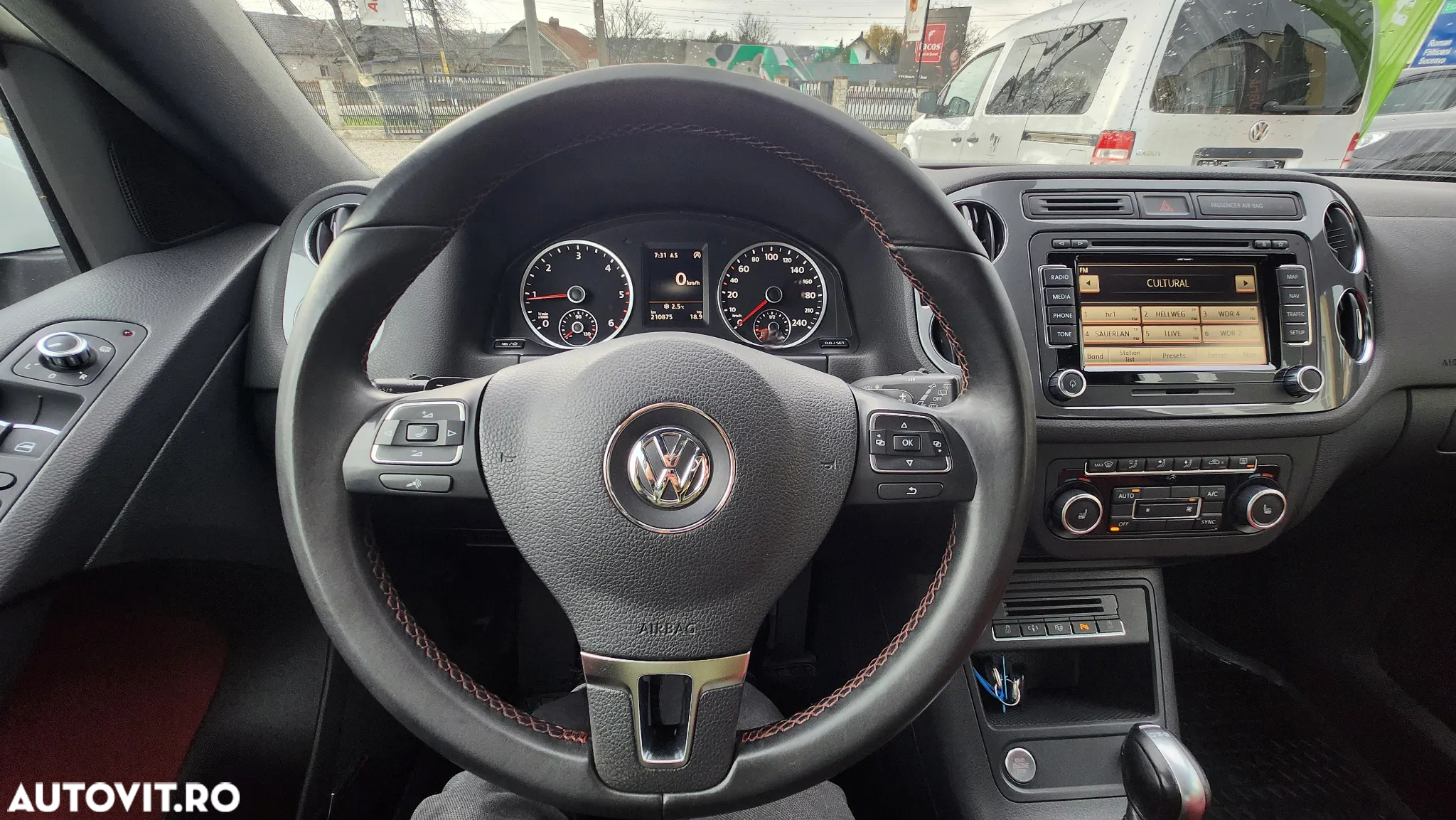 Volkswagen Tiguan 2.0 TDI DPF 4Motion BlueMotion Technology DSG Exclusive - 24