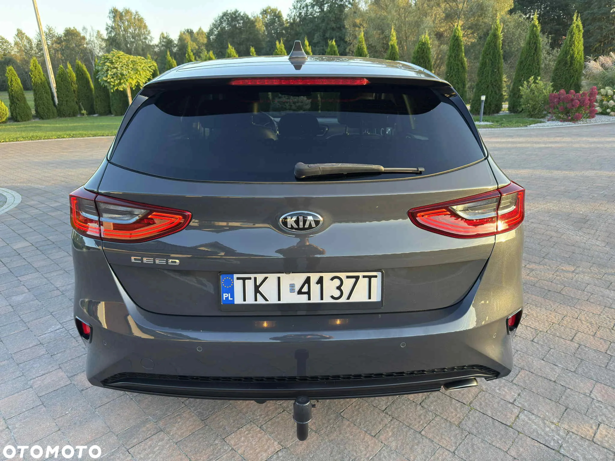 Kia Ceed - 10