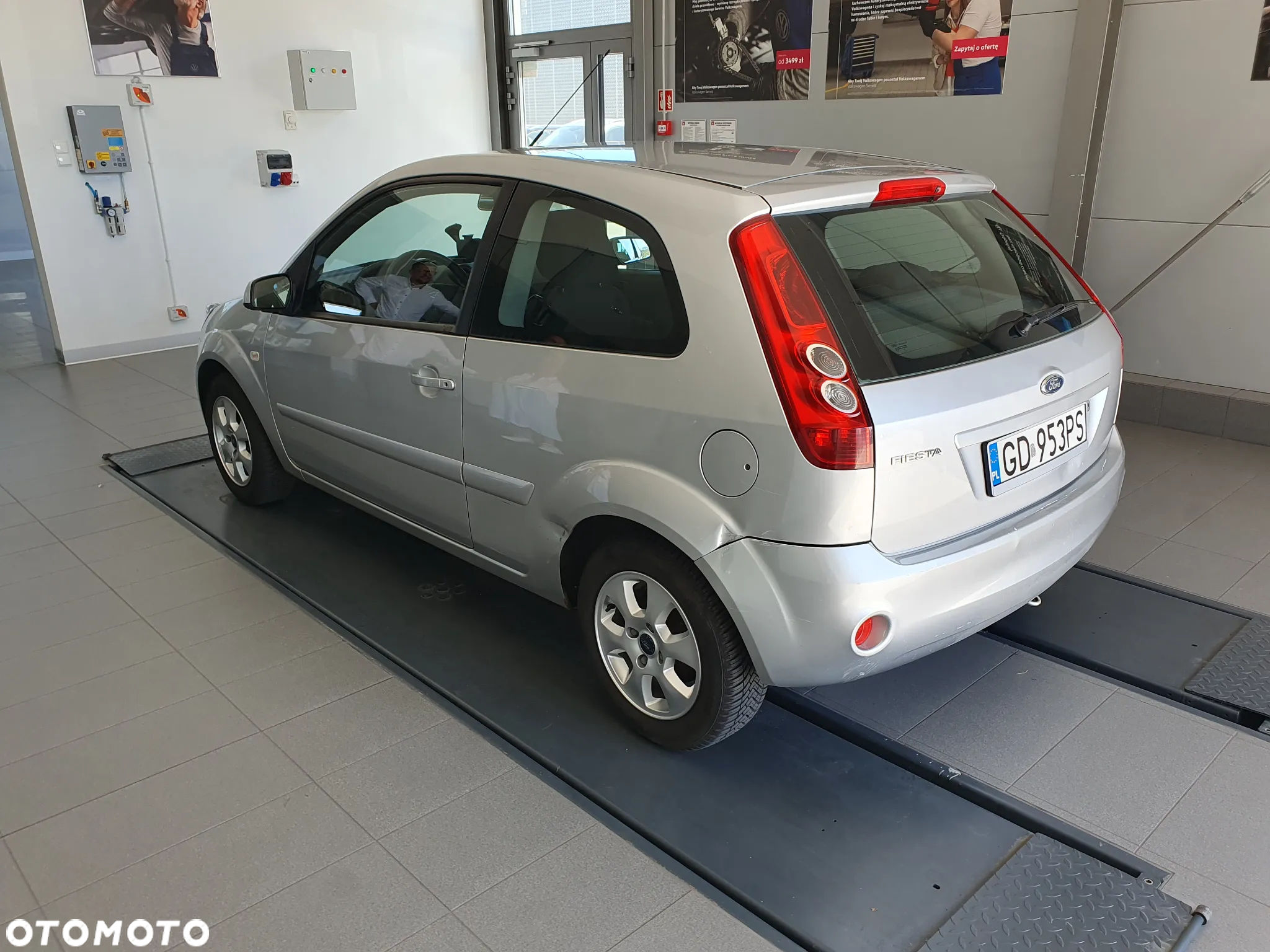 Ford Fiesta 1.4 Ambiente - 4
