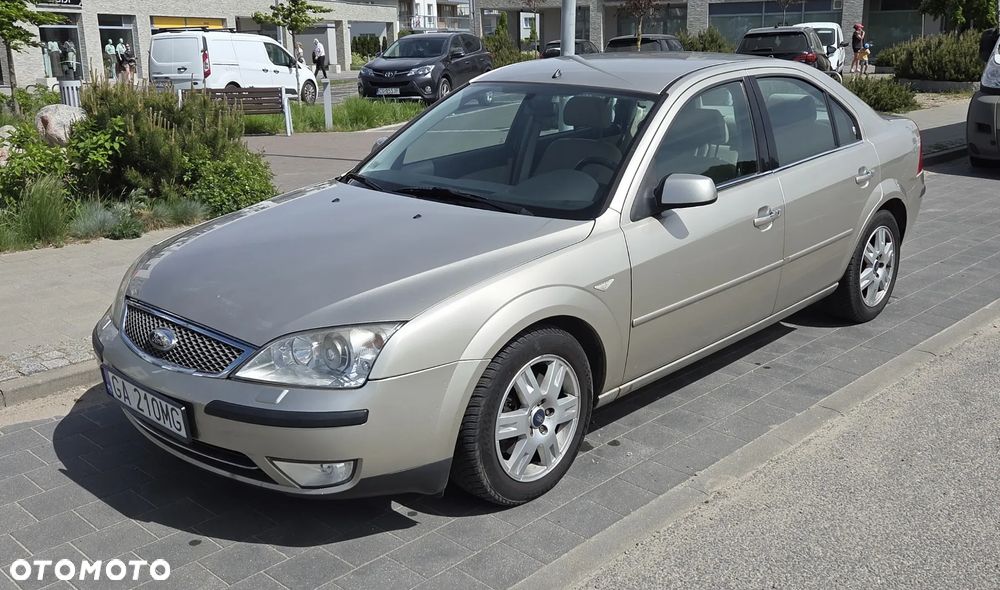 Ford Mondeo 2.0 Ambiente - 1