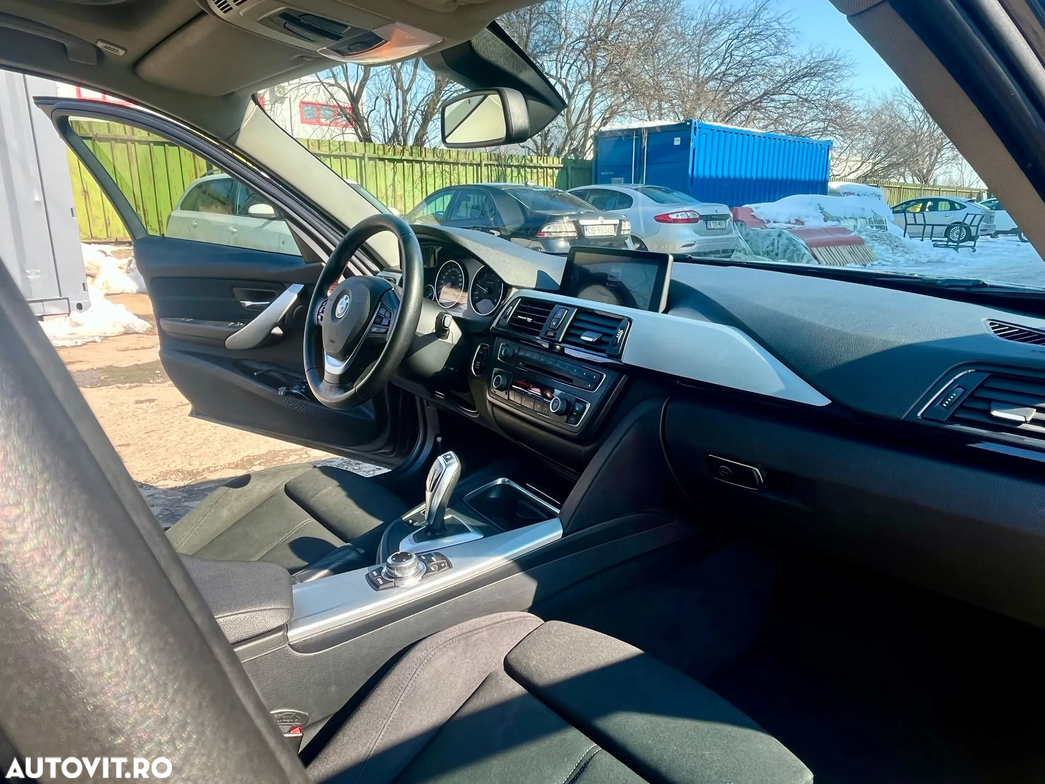 BMW Seria 3 320d xDrive Aut. Sport Line - 11