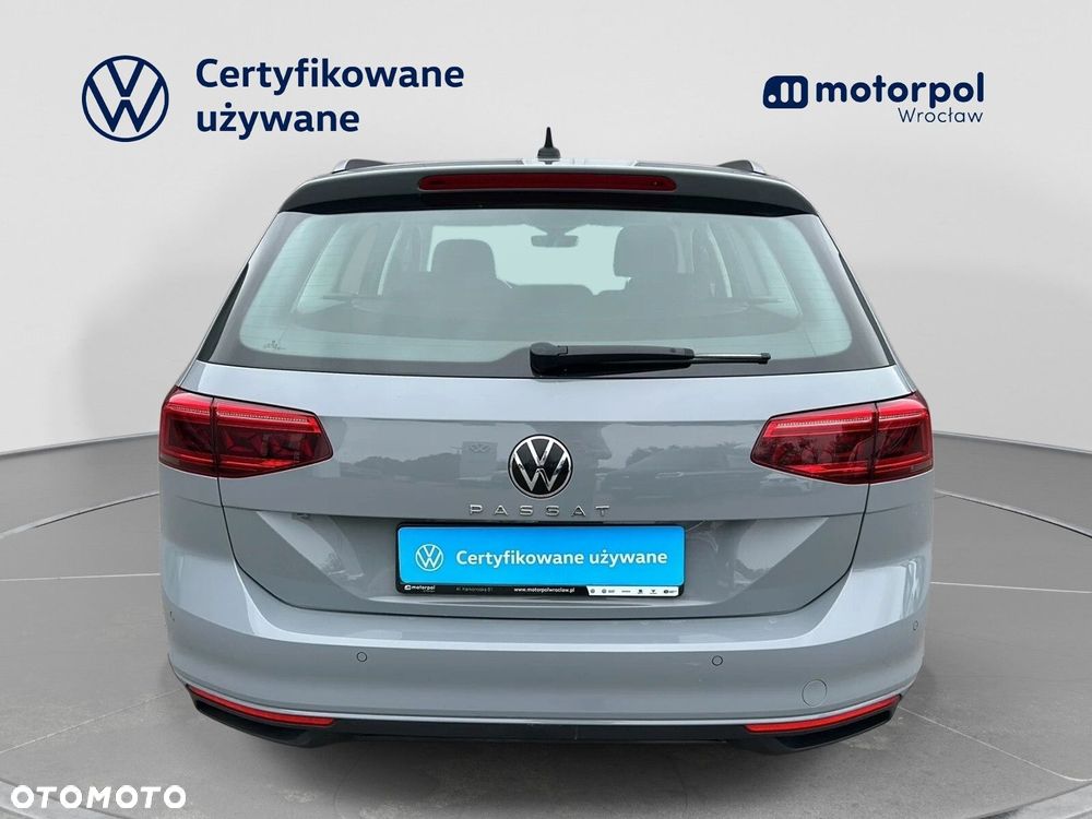 Volkswagen Passat - 13