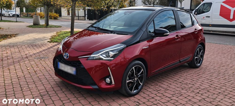 Toyota Yaris Hybrid 100 Selection Platinum - 1