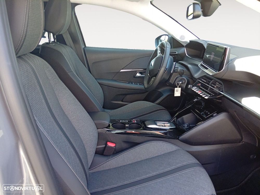 Peugeot 208 - 15