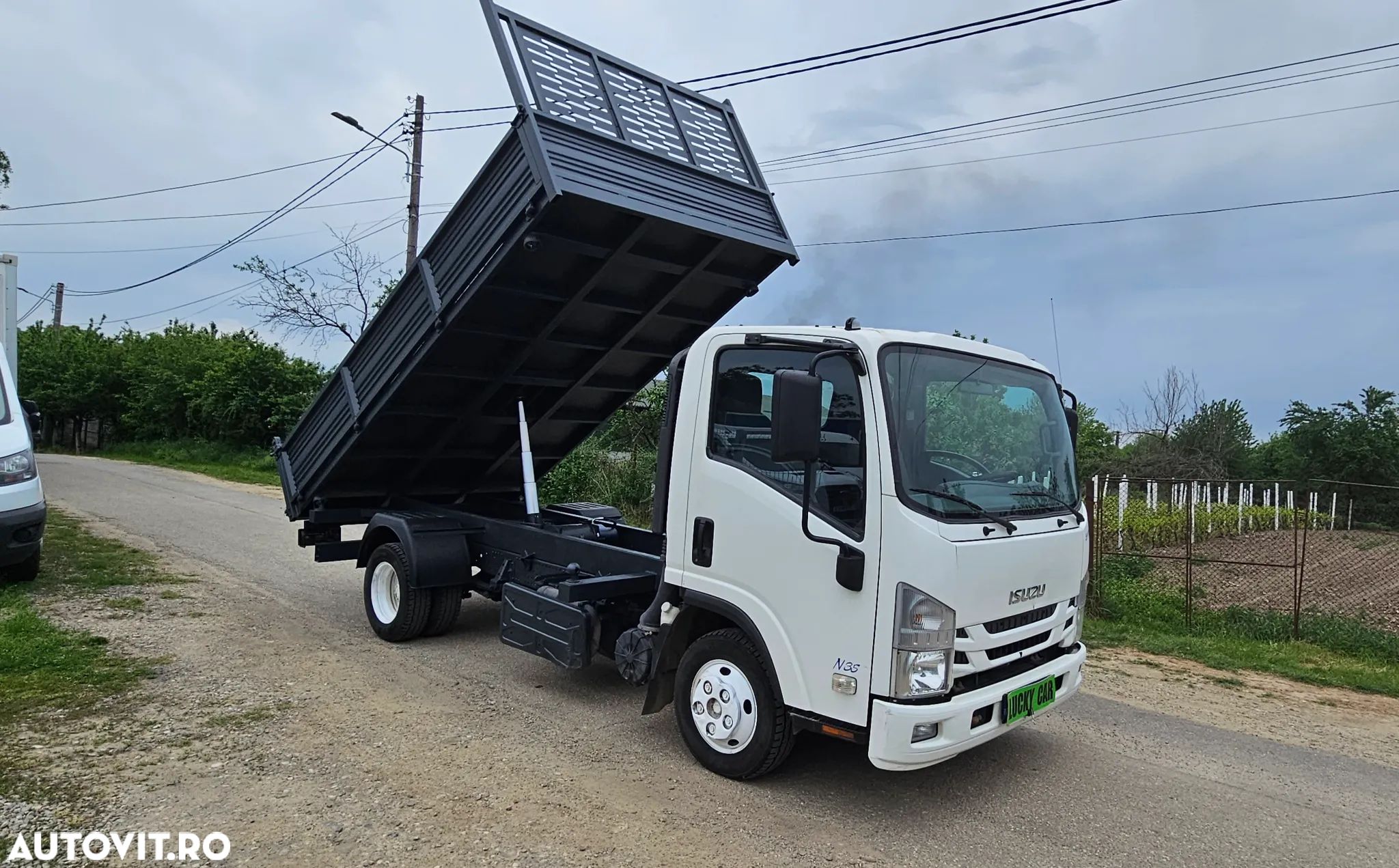 Isuzu Basculabila - 1