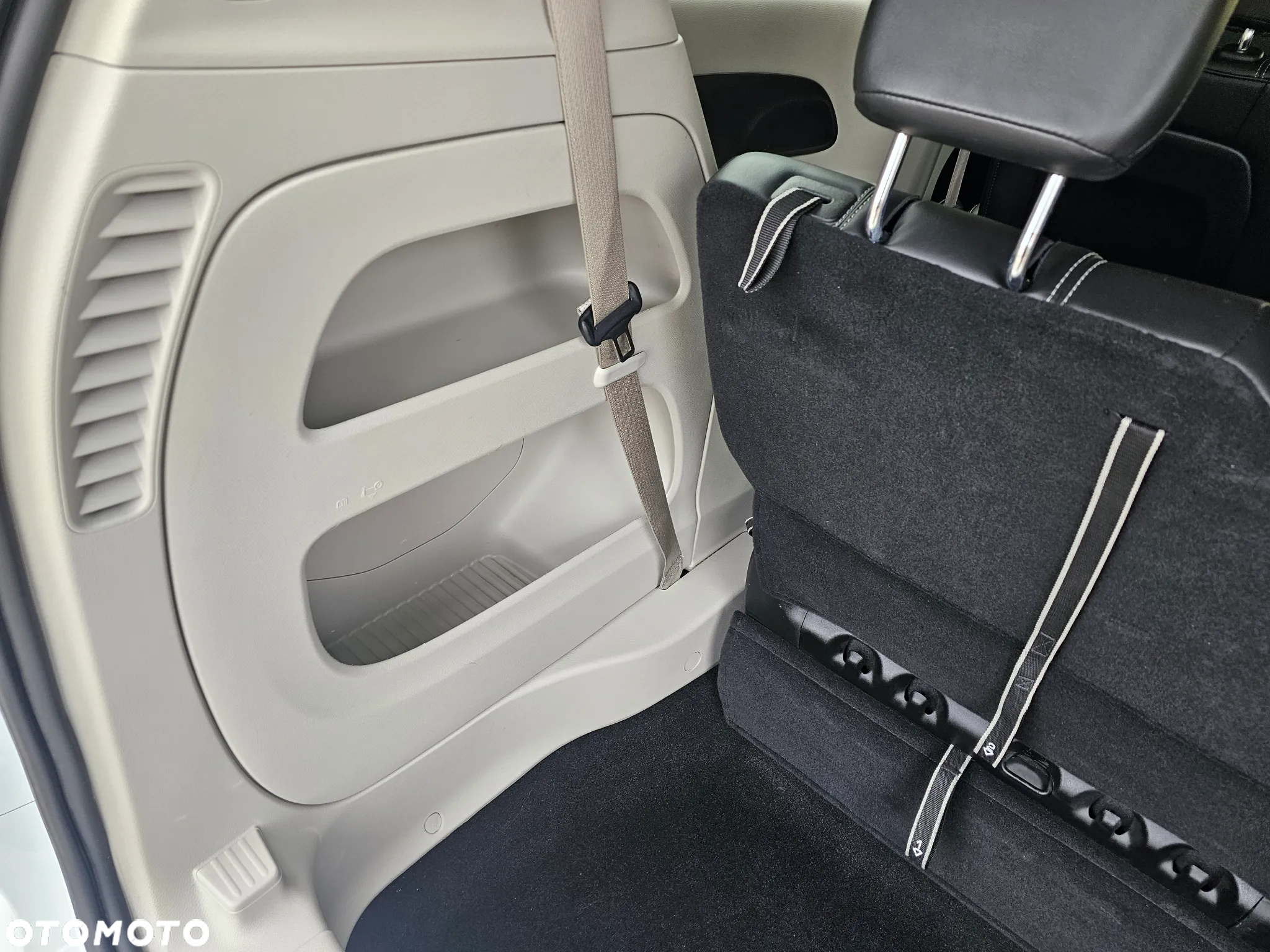 Chrysler Pacifica - 17