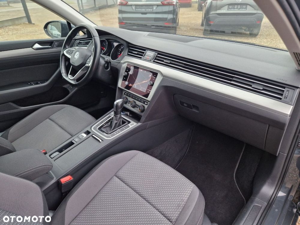Volkswagen Passat - 20